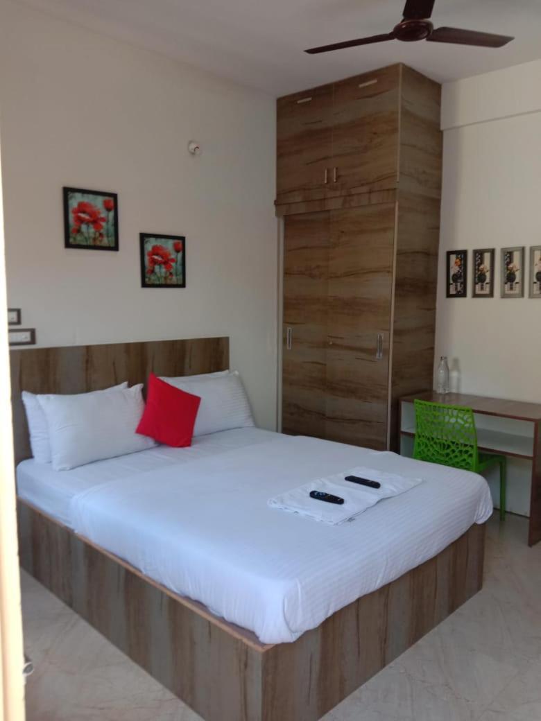Sk Residency Bed & Breakfast Bangalore Bagian luar foto